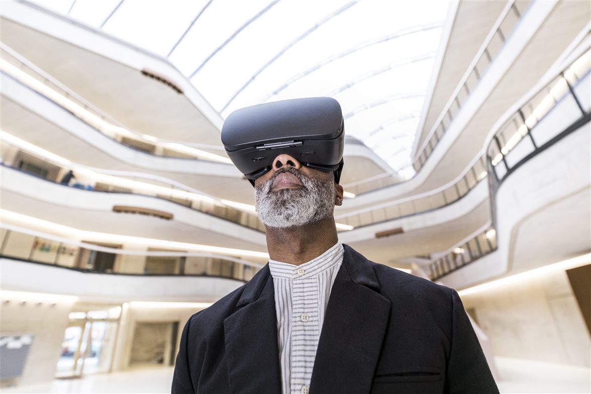 Démonstration de casque VR sur un salon professionnel